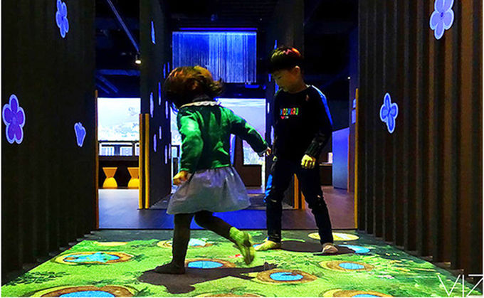 Trò chơi chiếu ảnh ba chiều tương tác trên tầng 3D tương tác Máy trò chơi dành cho trẻ em trong khu trò chơi giải trí 0